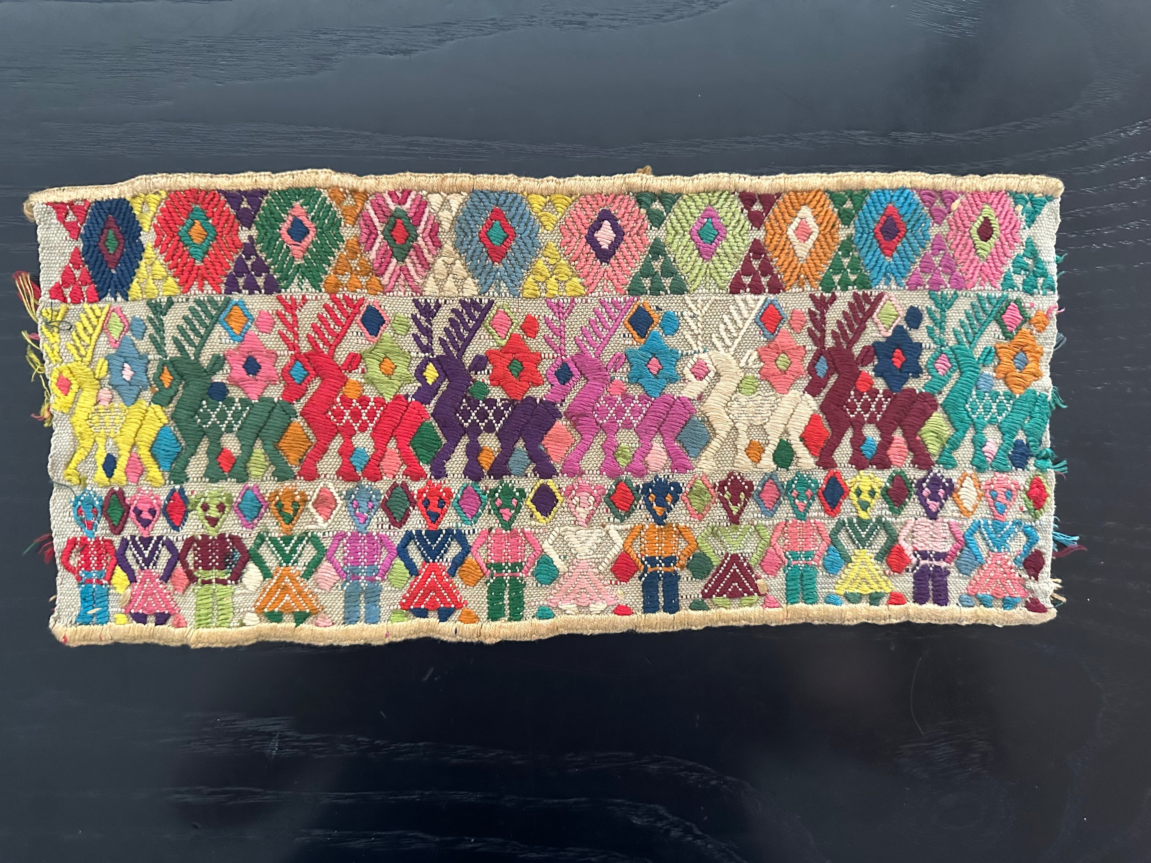 JUWEL DER MAYA WEBEKUNST